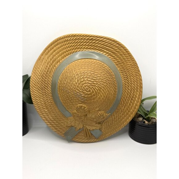 Home Interiors Other - Vintage Burwood Plastic Straw Bonnet/Hat Wall Pocket